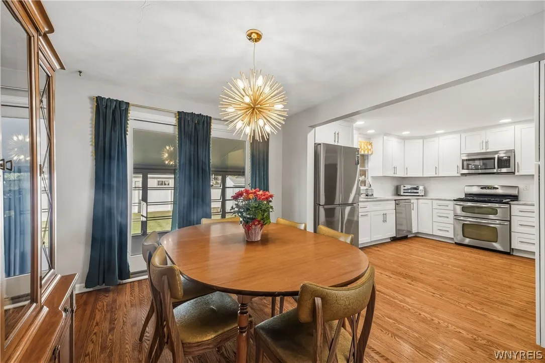 1394 99th St, Niagara Falls, New York 14304, Niagara Falls, New York 14304, 3 Bedroom Bedrooms, 8 Room Rooms,2 BathroomBathrooms,Residential,For Sale,1394 99th St, Niagara Falls, New York 14304,0,B1724178