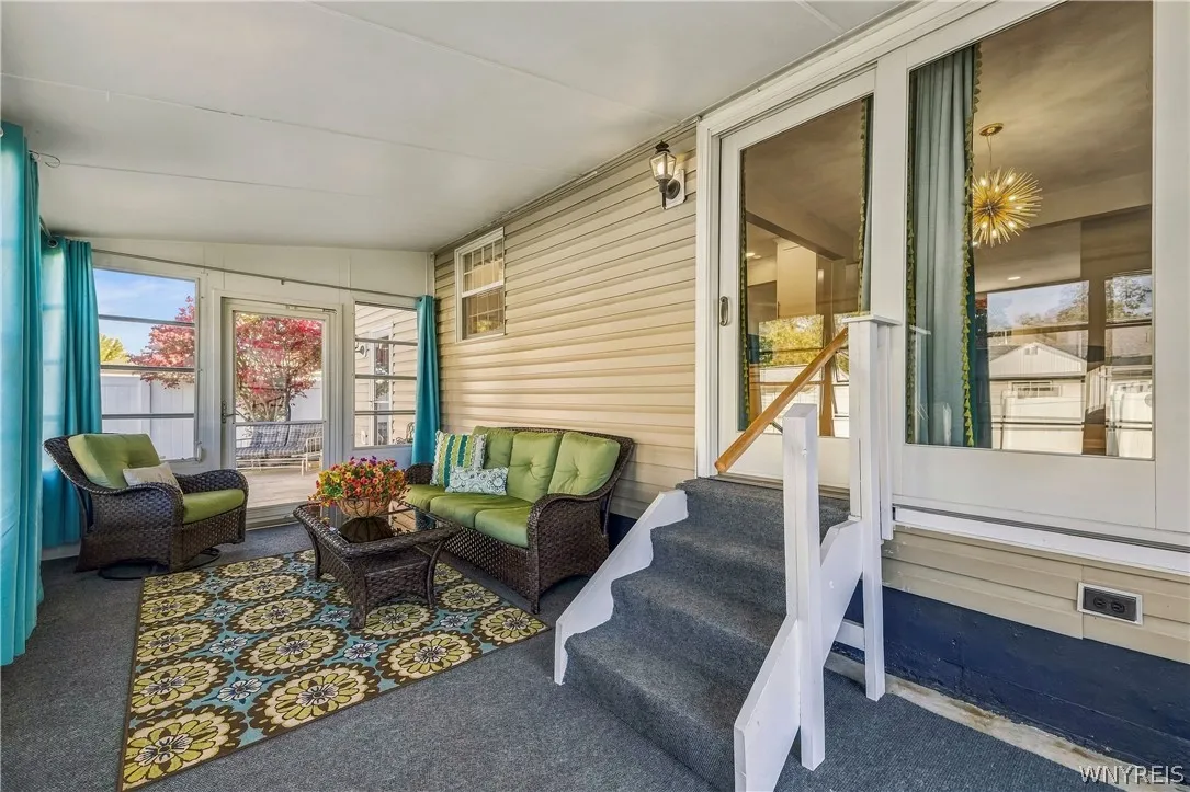 1394 99th St, Niagara Falls, New York 14304, Niagara Falls, New York 14304, 3 Bedroom Bedrooms, 8 Room Rooms,2 BathroomBathrooms,Residential,For Sale,1394 99th St, Niagara Falls, New York 14304,0,B1724178