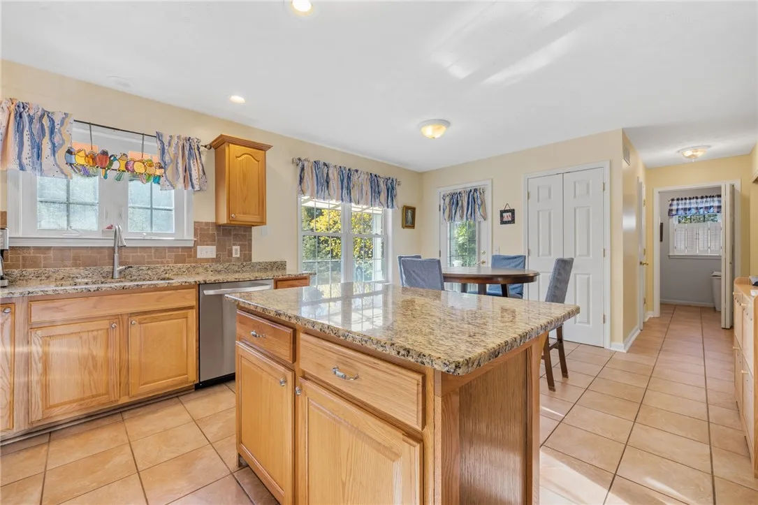 768 Patty Lane, Webster, New York 14580, Webster, New York 14580, 3 Bedroom Bedrooms, 5 Room Rooms,2 BathroomBathrooms,Residential,For Sale,768 Patty Lane, Webster, New York 14580,0,R1724410