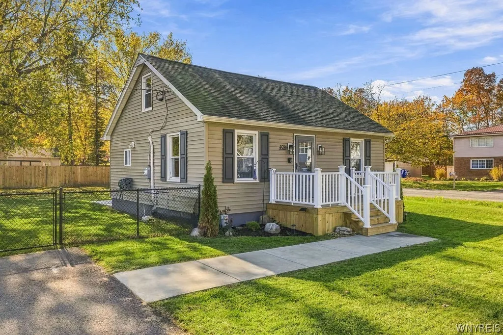 4921 Richmond Avenue, Hamburg, New York 14219, Hamburg, New York 14219, 3 Bedroom Bedrooms, 6 Room Rooms,1 BathroomBathrooms,Residential,For Sale,4921 Richmond Avenue, Hamburg, New York 14219,0,B1724517