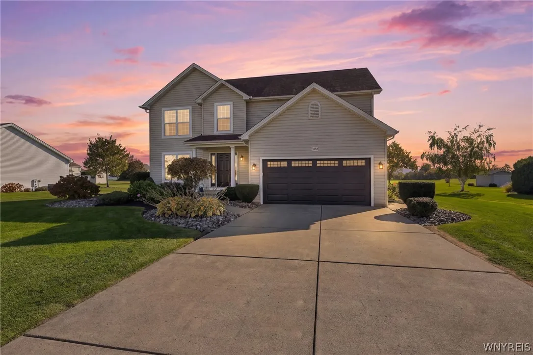 3852 Stone Ridge Road, Wheatfield, New York 14120, Wheatfield, New York 14120, 4 Bedroom Bedrooms, 10 Room Rooms,2 BathroomBathrooms,Residential,For Sale,3852 Stone Ridge Road, Wheatfield, New York 14120,0,B1723880