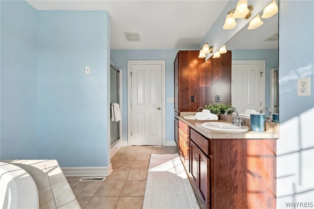 3852 Stone Ridge Road, Wheatfield, New York 14120, Wheatfield, New York 14120, 4 Bedroom Bedrooms, 10 Room Rooms,2 BathroomBathrooms,Residential,For Sale,3852 Stone Ridge Road, Wheatfield, New York 14120,0,B1723880