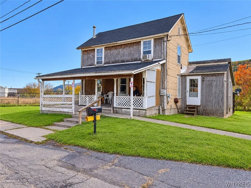 5 Crane Street, Bath, New York 14810, Bath, New York 14810, 2 Bedroom Bedrooms, 5 Room Rooms,1 BathroomBathrooms,Residential,For Sale,5 Crane Street, Bath, New York 14810,0,B1723965