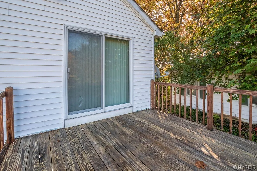 398 University Avenue, Tonawanda, New York 14223, Tonawanda, New York 14223, 2 Bedroom Bedrooms, 5 Room Rooms,1 BathroomBathrooms,Residential,For Sale,398 University Avenue, Tonawanda, New York 14223,0,B1723692