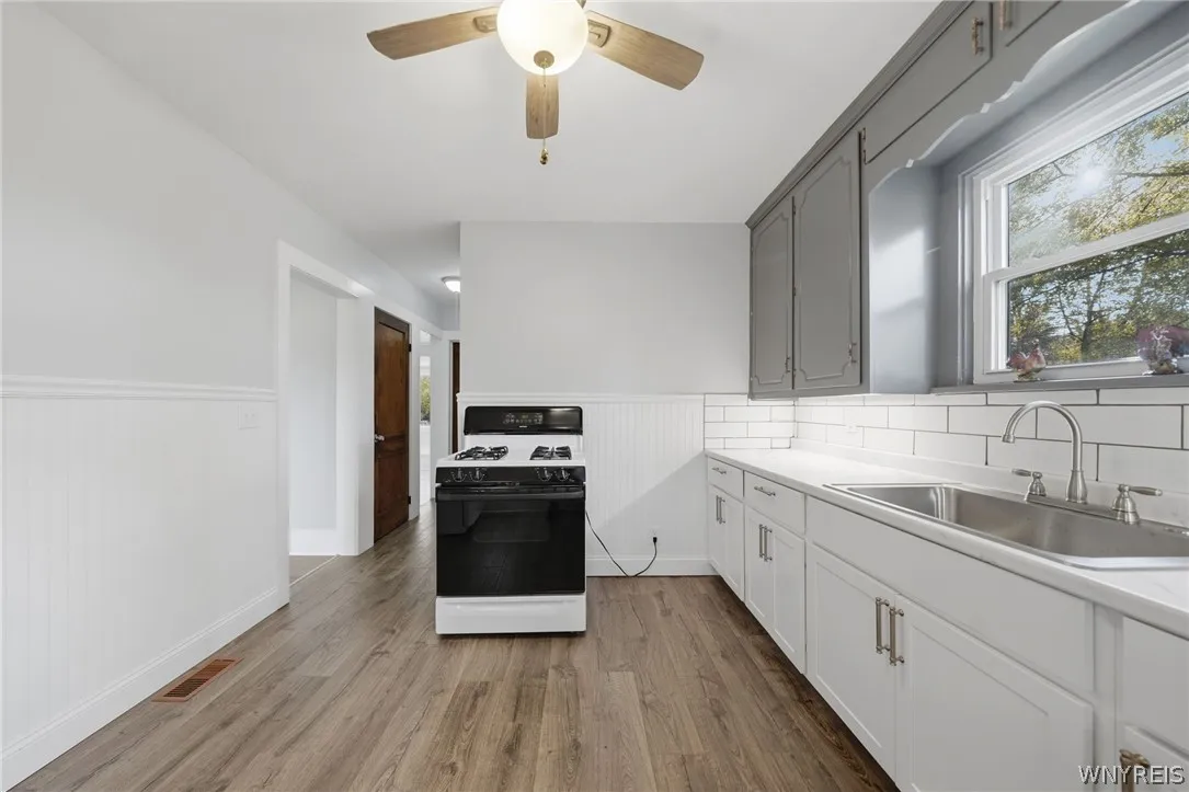 3600 Transit Road, Orchard Park, New York 14127, Orchard Park, New York 14127, 3 Bedroom Bedrooms, 8 Room Rooms,1 BathroomBathrooms,Residential Lease,For Rent,3600 Transit Road, Orchard Park, New York 14127,0,B1724606