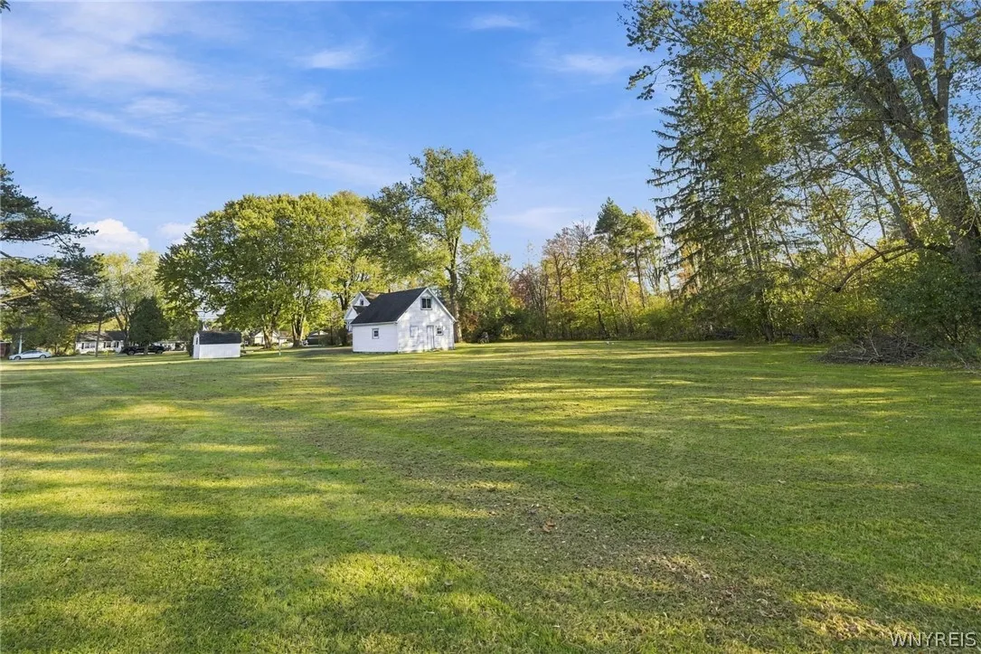 3600 Transit Road, Orchard Park, New York 14127, Orchard Park, New York 14127, 3 Bedroom Bedrooms, 8 Room Rooms,1 BathroomBathrooms,Residential Lease,For Rent,3600 Transit Road, Orchard Park, New York 14127,0,B1724606