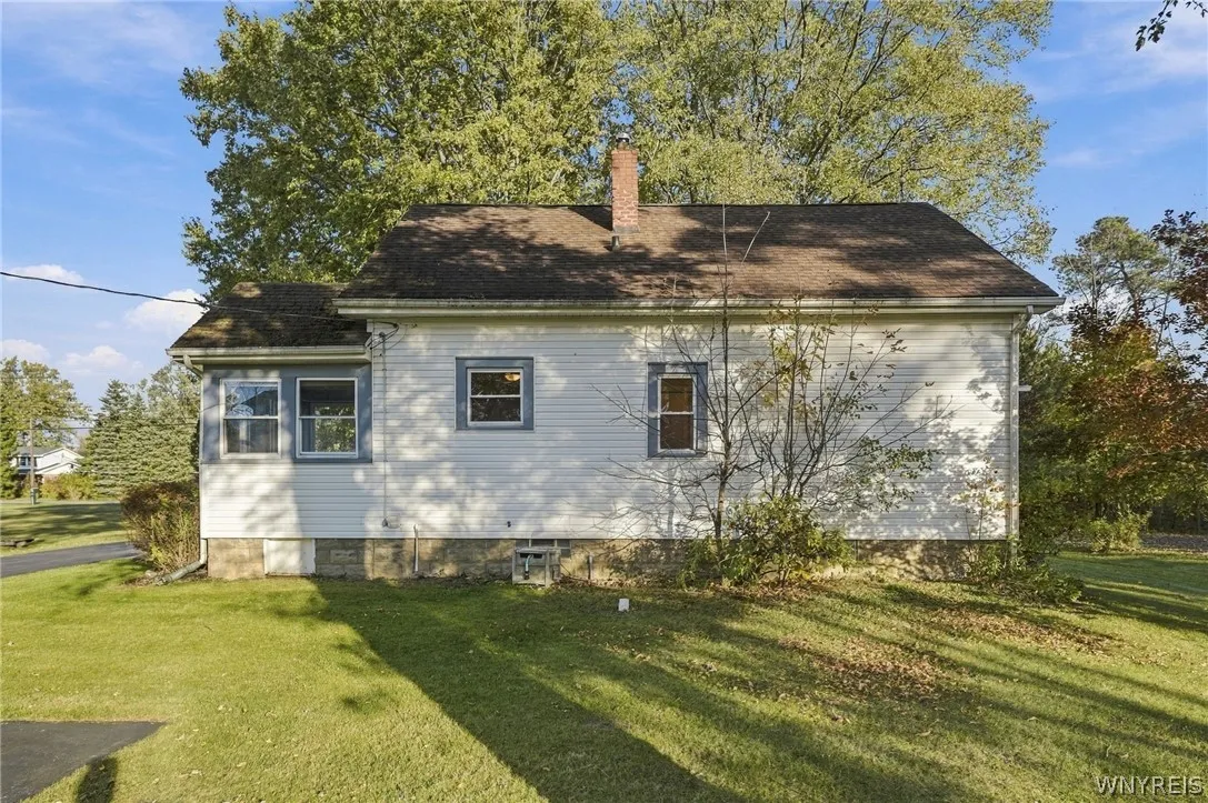3600 Transit Road, Orchard Park, New York 14127, Orchard Park, New York 14127, 3 Bedroom Bedrooms, 8 Room Rooms,1 BathroomBathrooms,Residential Lease,For Rent,3600 Transit Road, Orchard Park, New York 14127,0,B1724606