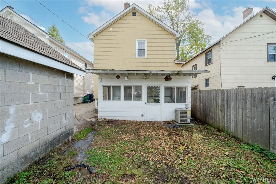 172 Downing Street, Buffalo, New York 14220, Buffalo, New York 14220, 3 Bedroom Bedrooms, 8 Room Rooms,1 BathroomBathrooms,Residential,For Sale,172 Downing Street, Buffalo, New York 14220,0,B1724637