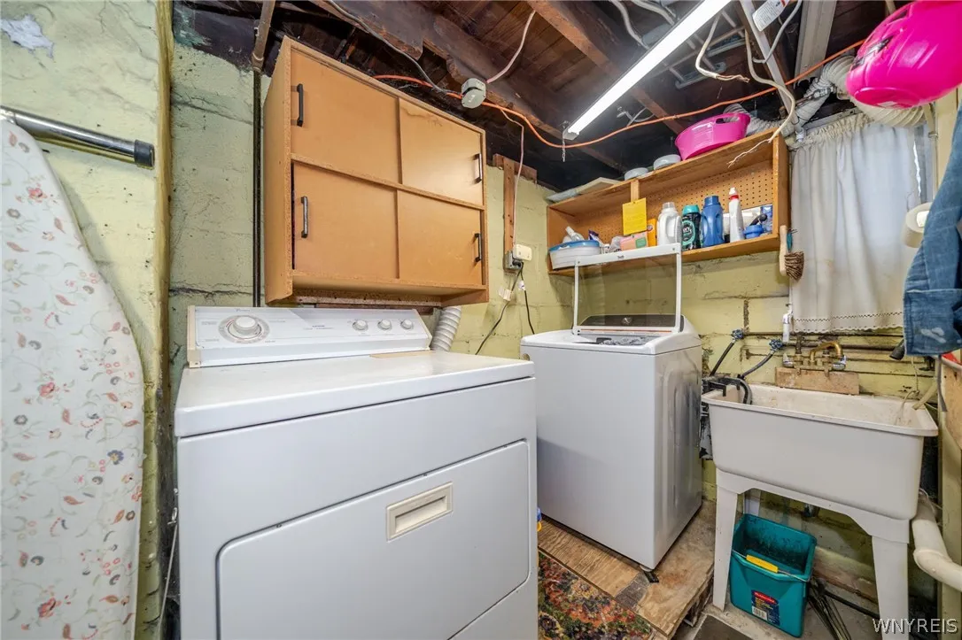 172 Downing Street, Buffalo, New York 14220, Buffalo, New York 14220, 3 Bedroom Bedrooms, 8 Room Rooms,1 BathroomBathrooms,Residential,For Sale,172 Downing Street, Buffalo, New York 14220,0,B1724637