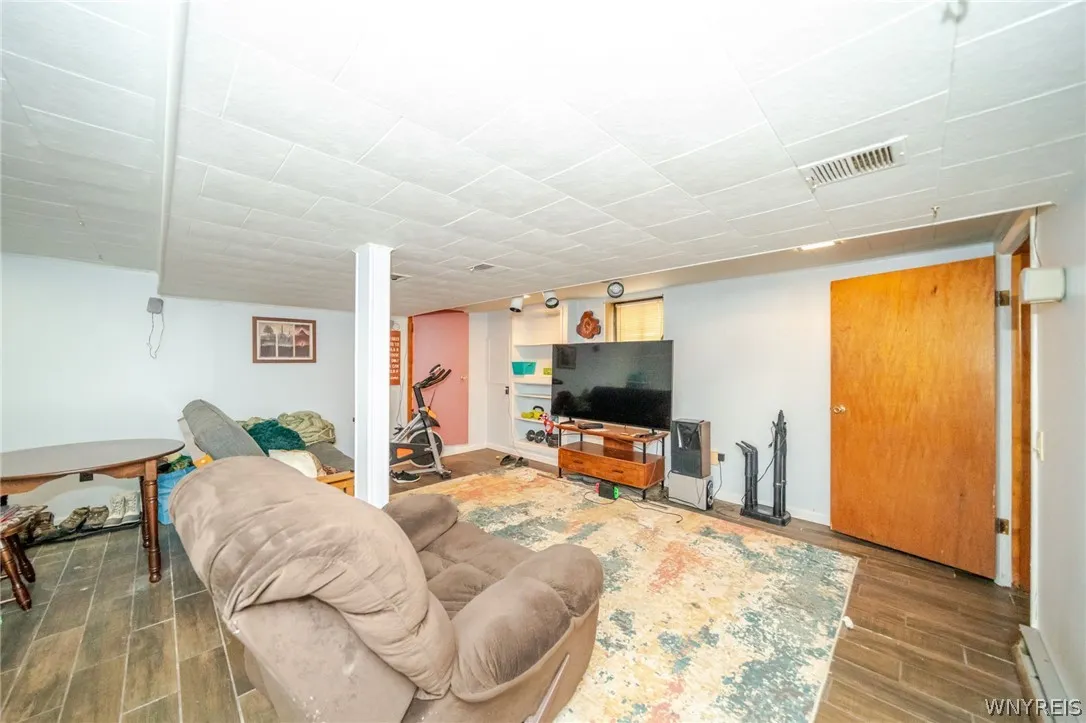 172 Downing Street, Buffalo, New York 14220, Buffalo, New York 14220, 3 Bedroom Bedrooms, 8 Room Rooms,1 BathroomBathrooms,Residential,For Sale,172 Downing Street, Buffalo, New York 14220,0,B1724637