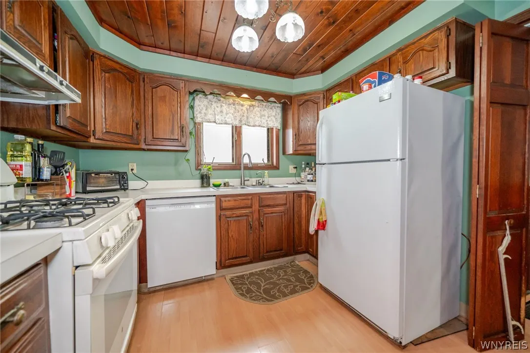 172 Downing Street, Buffalo, New York 14220, Buffalo, New York 14220, 3 Bedroom Bedrooms, 8 Room Rooms,1 BathroomBathrooms,Residential,For Sale,172 Downing Street, Buffalo, New York 14220,0,B1724637