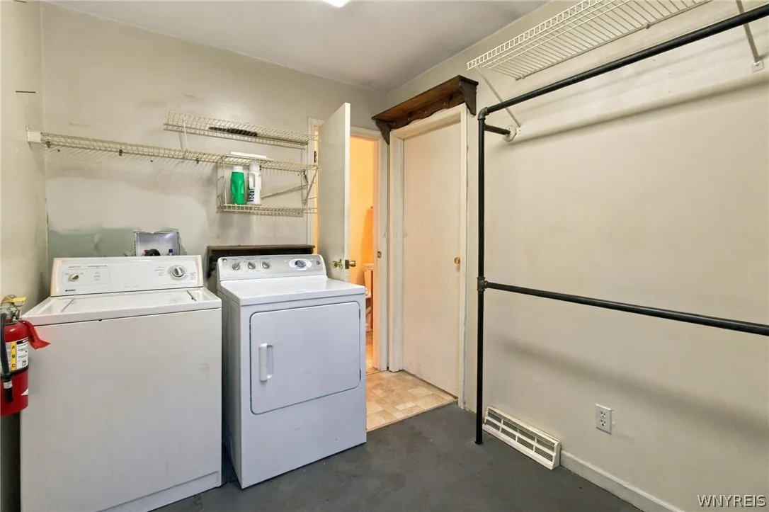 4920 Academy Street, Clarence, New York 14031, Clarence, New York 14031, 6 Room Rooms,Commercial Sale,For Sale,4920 Academy Street, Clarence, New York 14031,0,B1724169
