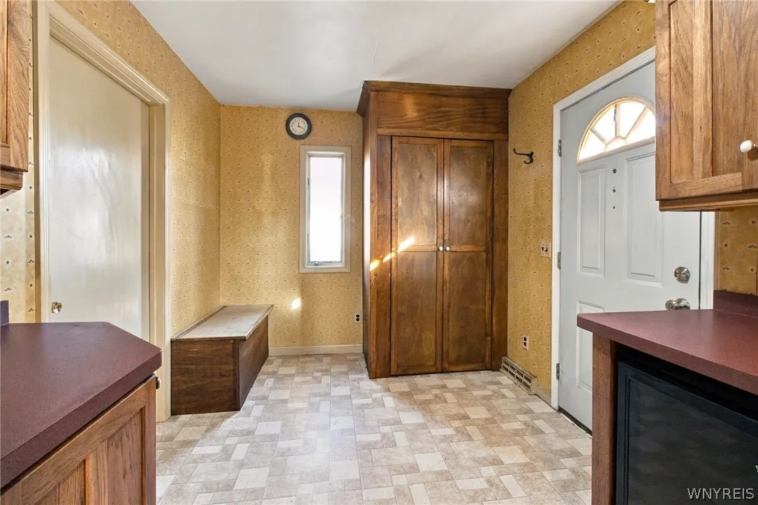 4920 Academy Street, Clarence, New York 14031, Clarence, New York 14031, 6 Room Rooms,Commercial Sale,For Sale,4920 Academy Street, Clarence, New York 14031,0,B1724169