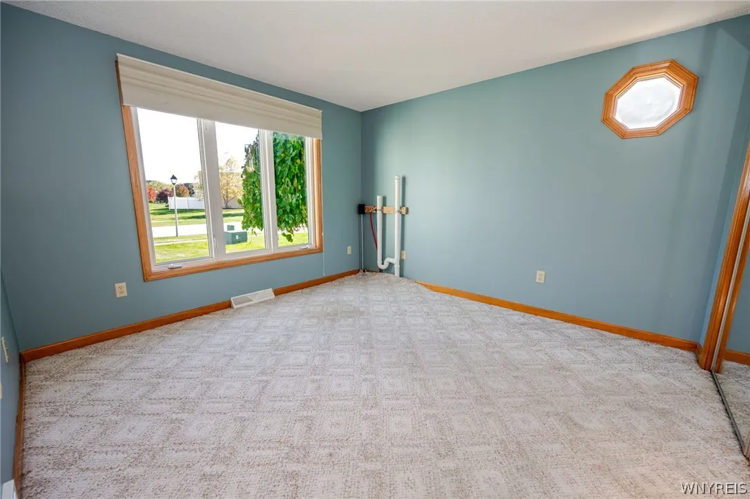 4813 East Highland Parkway, Hamburg, New York 1421, Hamburg, New York 14219, 2 Bedroom Bedrooms, 4 Room Rooms,2 BathroomBathrooms,Residential,For Sale,4813 East Highland Parkway, Hamburg, New York 1421,0,B1723603