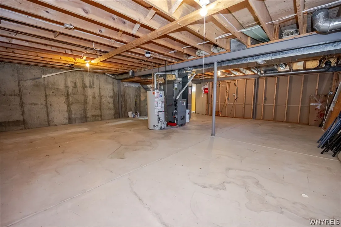 4813 East Highland Parkway, Hamburg, New York 1421, Hamburg, New York 14219, 2 Bedroom Bedrooms, 4 Room Rooms,2 BathroomBathrooms,Residential,For Sale,4813 East Highland Parkway, Hamburg, New York 1421,0,B1723603