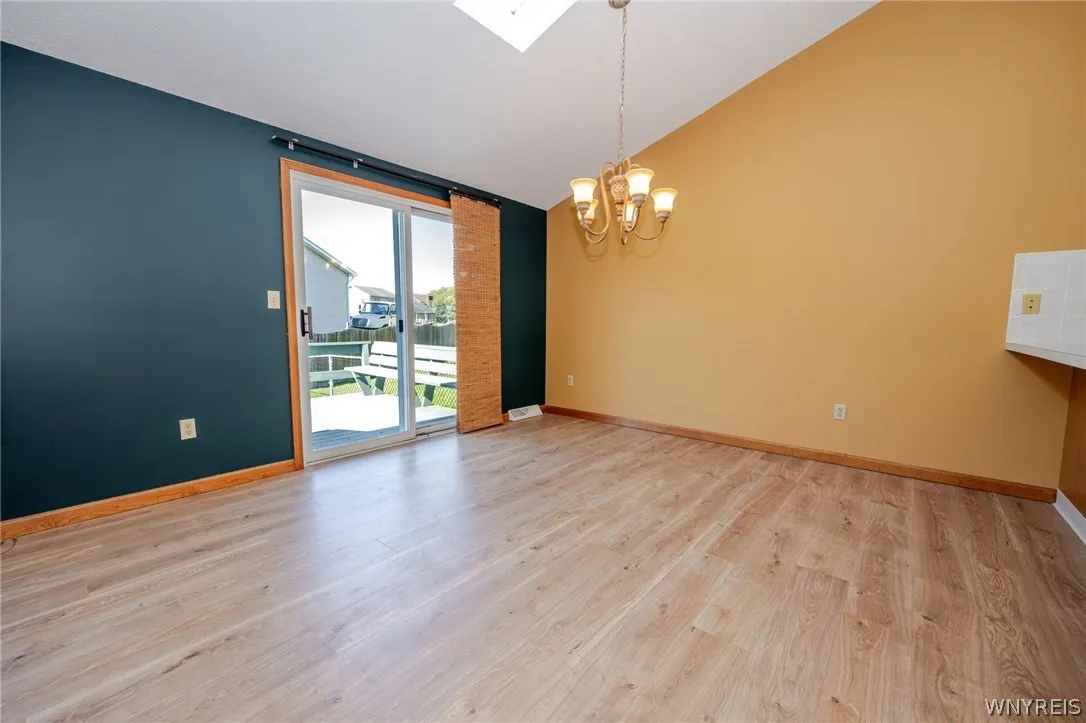 4813 East Highland Parkway, Hamburg, New York 1421, Hamburg, New York 14219, 2 Bedroom Bedrooms, 4 Room Rooms,2 BathroomBathrooms,Residential,For Sale,4813 East Highland Parkway, Hamburg, New York 1421,0,B1723603