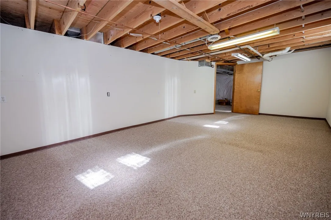 4813 East Highland Parkway, Hamburg, New York 1421, Hamburg, New York 14219, 2 Bedroom Bedrooms, 4 Room Rooms,2 BathroomBathrooms,Residential,For Sale,4813 East Highland Parkway, Hamburg, New York 1421,0,B1723603