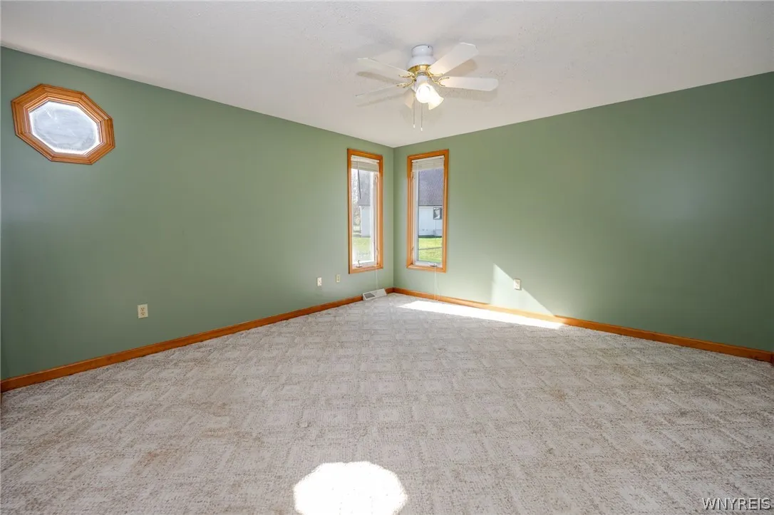 4813 East Highland Parkway, Hamburg, New York 1421, Hamburg, New York 14219, 2 Bedroom Bedrooms, 4 Room Rooms,2 BathroomBathrooms,Residential,For Sale,4813 East Highland Parkway, Hamburg, New York 1421,0,B1723603