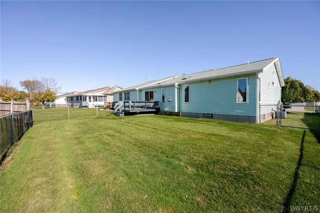 4813 East Highland Parkway, Hamburg, New York 1421, Hamburg, New York 14219, 2 Bedroom Bedrooms, 4 Room Rooms,2 BathroomBathrooms,Residential,For Sale,4813 East Highland Parkway, Hamburg, New York 1421,0,B1723603