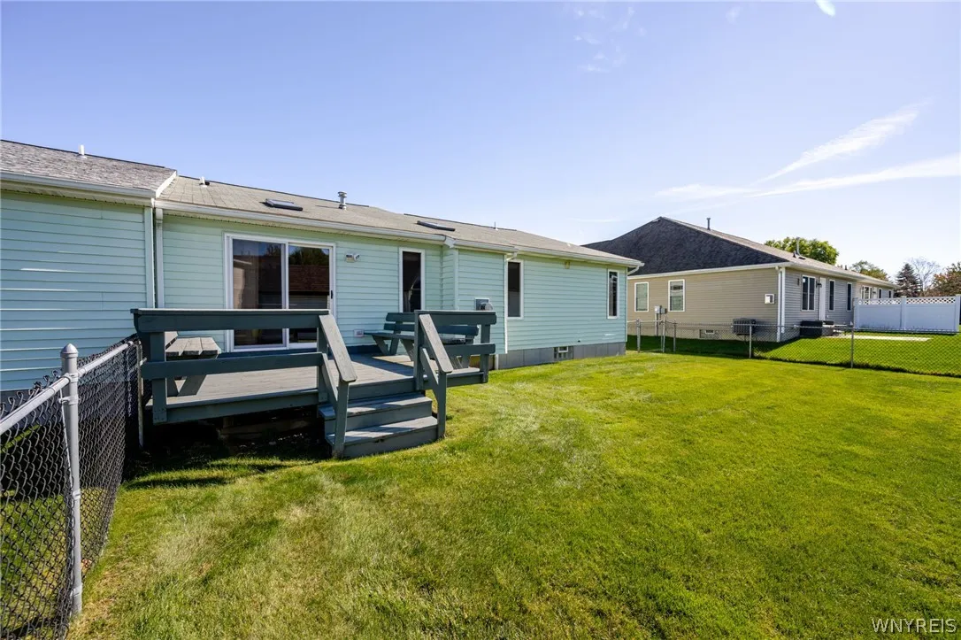 4813 East Highland Parkway, Hamburg, New York 1421, Hamburg, New York 14219, 2 Bedroom Bedrooms, 4 Room Rooms,2 BathroomBathrooms,Residential,For Sale,4813 East Highland Parkway, Hamburg, New York 1421,0,B1723603