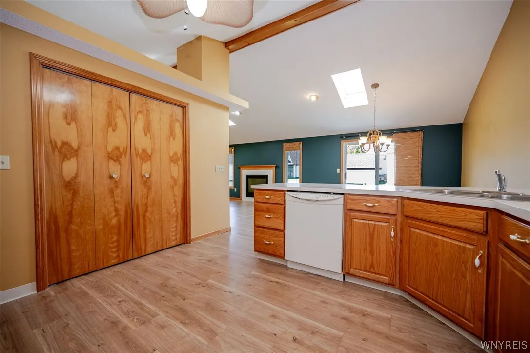 4813 East Highland Parkway, Hamburg, New York 1421, Hamburg, New York 14219, 2 Bedroom Bedrooms, 4 Room Rooms,2 BathroomBathrooms,Residential,For Sale,4813 East Highland Parkway, Hamburg, New York 1421,0,B1723603