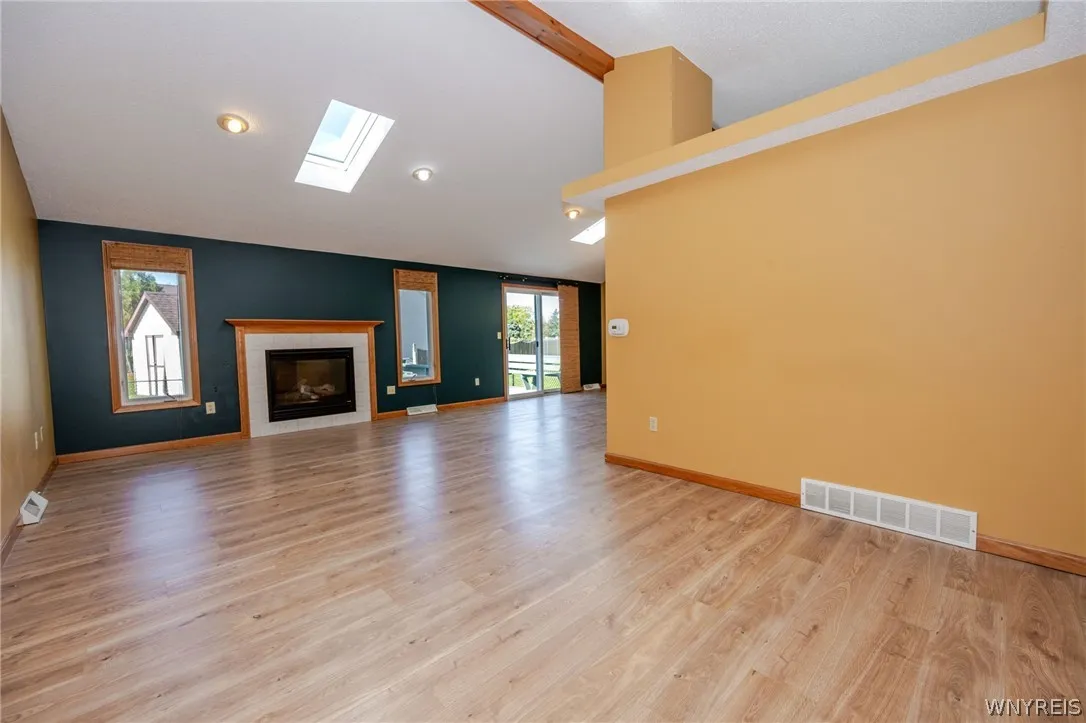 4813 East Highland Parkway, Hamburg, New York 1421, Hamburg, New York 14219, 2 Bedroom Bedrooms, 4 Room Rooms,2 BathroomBathrooms,Residential,For Sale,4813 East Highland Parkway, Hamburg, New York 1421,0,B1723603