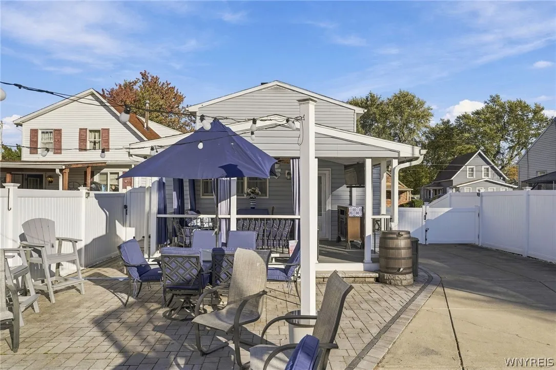 18 Wall Street, Tonawanda, New York 14150, Tonawanda, New York 14150, 3 Bedroom Bedrooms, 9 Room Rooms,2 BathroomBathrooms,Residential,For Sale,18 Wall Street, Tonawanda, New York 14150,0,B1724012