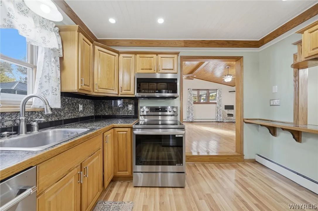 18 Wall Street, Tonawanda, New York 14150, Tonawanda, New York 14150, 3 Bedroom Bedrooms, 9 Room Rooms,2 BathroomBathrooms,Residential,For Sale,18 Wall Street, Tonawanda, New York 14150,0,B1724012