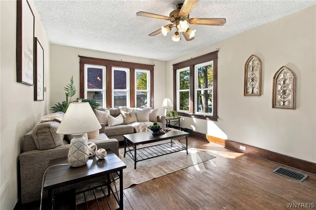 32 Marlowe Avenue, Hamburg, New York 14219, Hamburg, New York 14219, 4 Bedroom Bedrooms, 9 Room Rooms,1 BathroomBathrooms,Residential,For Sale,32 Marlowe Avenue, Hamburg, New York 14219,0,B1724476