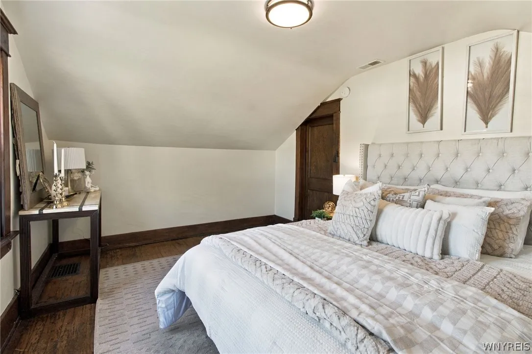 32 Marlowe Avenue, Hamburg, New York 14219, Hamburg, New York 14219, 4 Bedroom Bedrooms, 9 Room Rooms,1 BathroomBathrooms,Residential,For Sale,32 Marlowe Avenue, Hamburg, New York 14219,0,B1724476