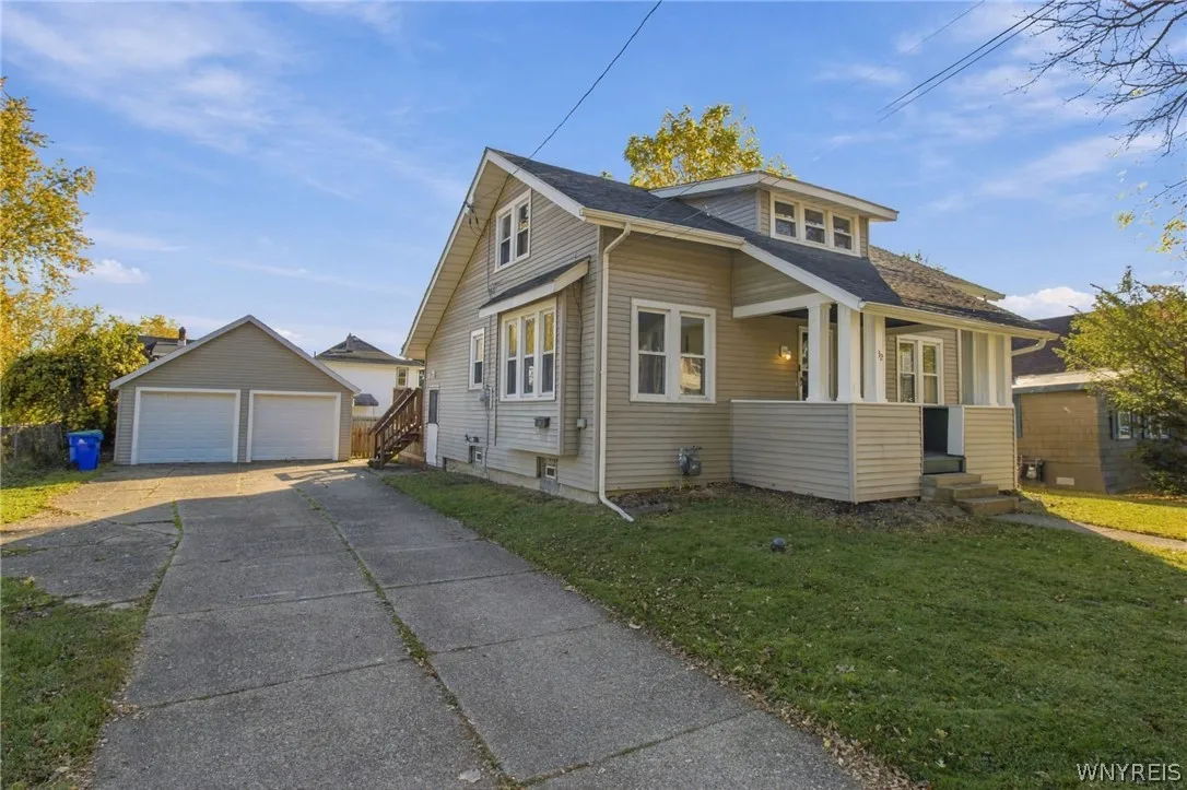 32 Marlowe Ave