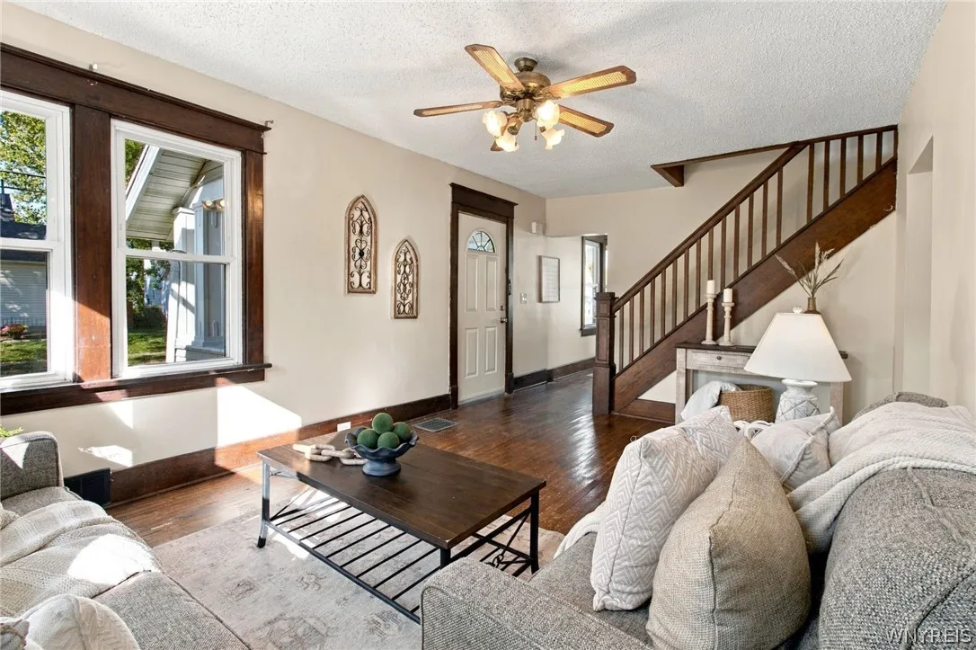 32 Marlowe Avenue, Hamburg, New York 14219, Hamburg, New York 14219, 4 Bedroom Bedrooms, 9 Room Rooms,1 BathroomBathrooms,Residential,For Sale,32 Marlowe Avenue, Hamburg, New York 14219,0,B1724476