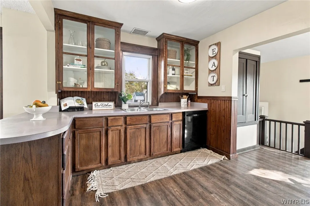 32 Marlowe Avenue, Hamburg, New York 14219, Hamburg, New York 14219, 4 Bedroom Bedrooms, 9 Room Rooms,1 BathroomBathrooms,Residential,For Sale,32 Marlowe Avenue, Hamburg, New York 14219,0,B1724476