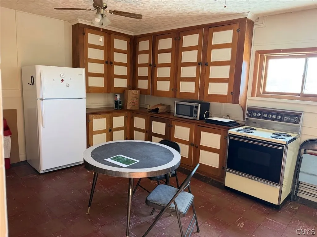 12 South Main Street, Portville, New York 14770, Portville, New York 14770, ,Commercial Sale,For Sale,12 South Main Street, Portville, New York 14770,0,S1724700