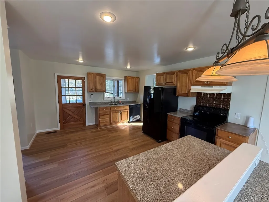 20072 County Route 181, Orleans, New York 13656, Orleans, New York 13656, 5 Bedroom Bedrooms, 10 Room Rooms,2 BathroomBathrooms,Residential Lease,For Rent,20072 County Route 181, Orleans, New York 13656,0,S1724701