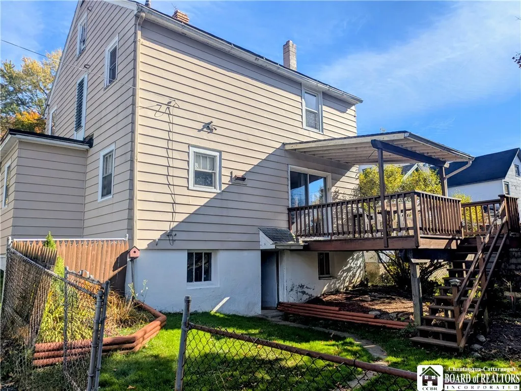98 Elm Street, Jamestown, New York 14701, Jamestown, New York 14701, 3 Bedroom Bedrooms, 7 Room Rooms,1 BathroomBathrooms,Residential,For Sale,98 Elm Street, Jamestown, New York 14701,0,R1724538