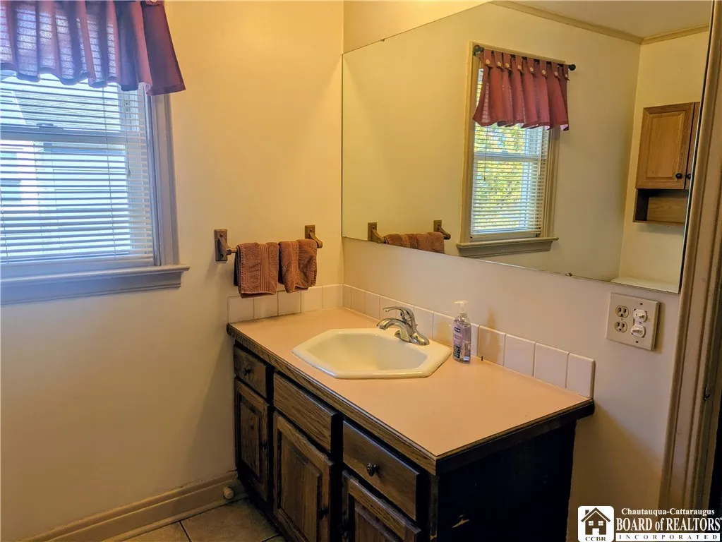 98 Elm Street, Jamestown, New York 14701, Jamestown, New York 14701, 3 Bedroom Bedrooms, 7 Room Rooms,1 BathroomBathrooms,Residential,For Sale,98 Elm Street, Jamestown, New York 14701,0,R1724538