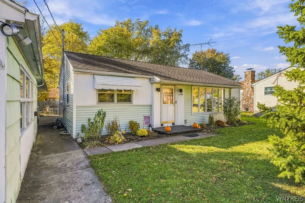 6196 Wright Place, Hamburg, New York 14075, Hamburg, New York 14075, 3 Bedroom Bedrooms, 5 Room Rooms,1 BathroomBathrooms,Residential,For Sale,6196 Wright Place, Hamburg, New York 14075,0,B1724704