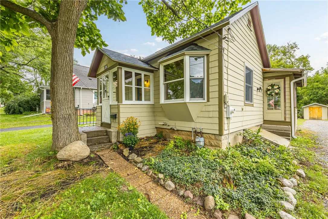 134 Clark Street, Canandaigua City, New York 14424, Canandaigua City, New York 14424, 2 Bedroom Bedrooms, 5 Room Rooms,1 BathroomBathrooms,Residential,For Sale,134 Clark Street, Canandaigua City, New York 14424,0,R1724399