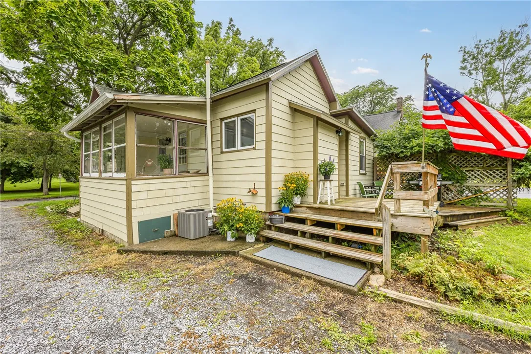 134 Clark Street, Canandaigua City, New York 14424, Canandaigua City, New York 14424, 2 Bedroom Bedrooms, 5 Room Rooms,1 BathroomBathrooms,Residential,For Sale,134 Clark Street, Canandaigua City, New York 14424,0,R1724399