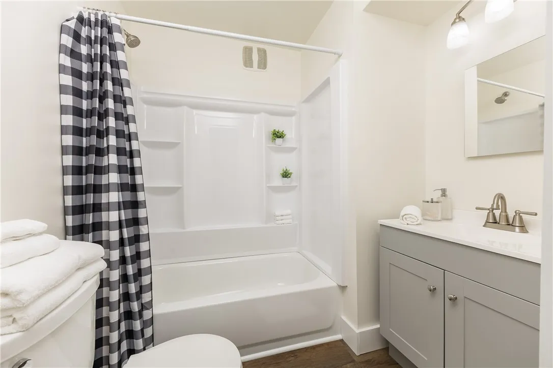 134 Clark Street, Canandaigua City, New York 14424, Canandaigua City, New York 14424, 2 Bedroom Bedrooms, 5 Room Rooms,1 BathroomBathrooms,Residential,For Sale,134 Clark Street, Canandaigua City, New York 14424,0,R1724399