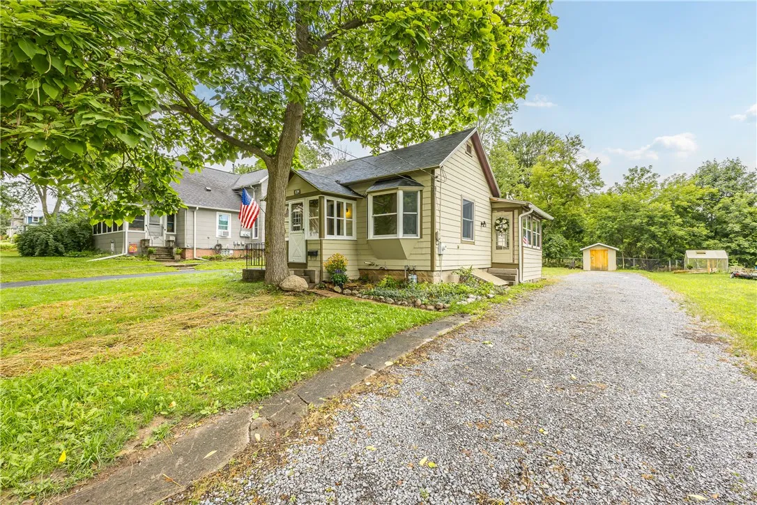 134 Clark Street, Canandaigua City, New York 14424, Canandaigua City, New York 14424, 2 Bedroom Bedrooms, 5 Room Rooms,1 BathroomBathrooms,Residential,For Sale,134 Clark Street, Canandaigua City, New York 14424,0,R1724399