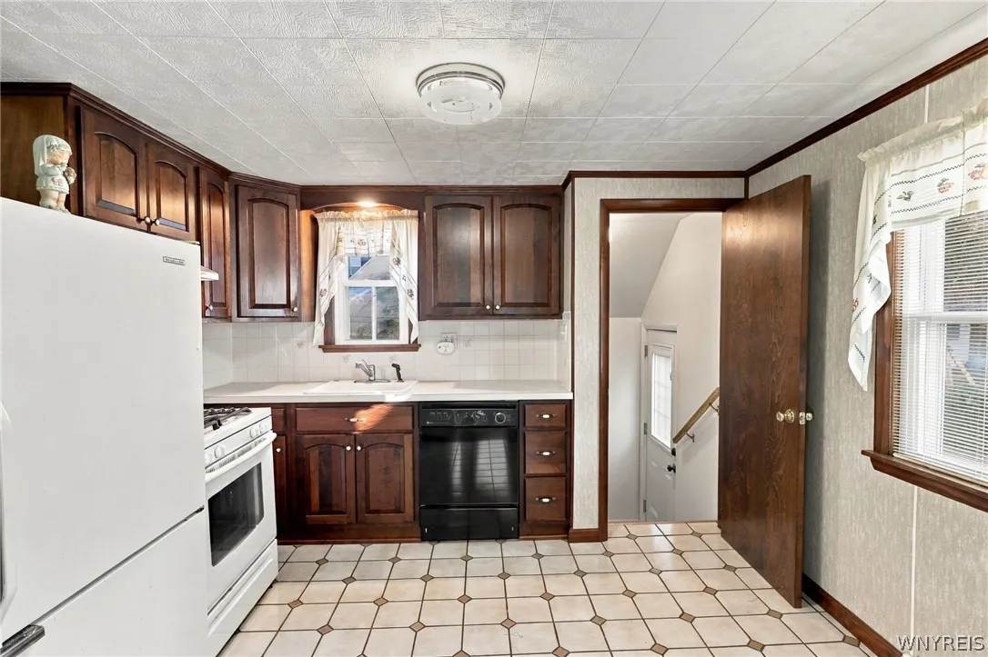 51 Orchard Avenue, Hamburg, New York 14219, Hamburg, New York 14219, 3 Bedroom Bedrooms, 6 Room Rooms,1 BathroomBathrooms,Residential,For Sale,51 Orchard Avenue, Hamburg, New York 14219,0,B1724458