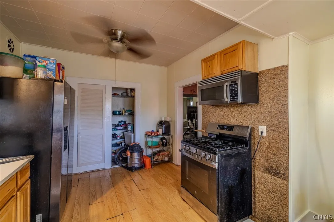 130 Reed Ave Avenue, Syracuse, New York 13207, Syracuse, New York 13207, 2 Bedroom Bedrooms, 5 Room Rooms,1 BathroomBathrooms,Residential,For Sale,130 Reed Ave Avenue, Syracuse, New York 13207,0,S1724625