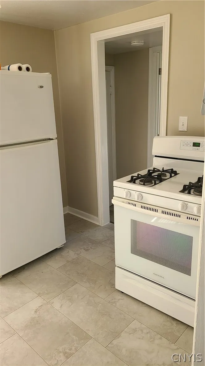 127 Crystal Drive, Clay, New York 13212, Clay, New York 13212, 3 Bedroom Bedrooms, 6 Room Rooms,1 BathroomBathrooms,Residential Lease,For Rent,127 Crystal Drive, Clay, New York 13212,0,S1724561