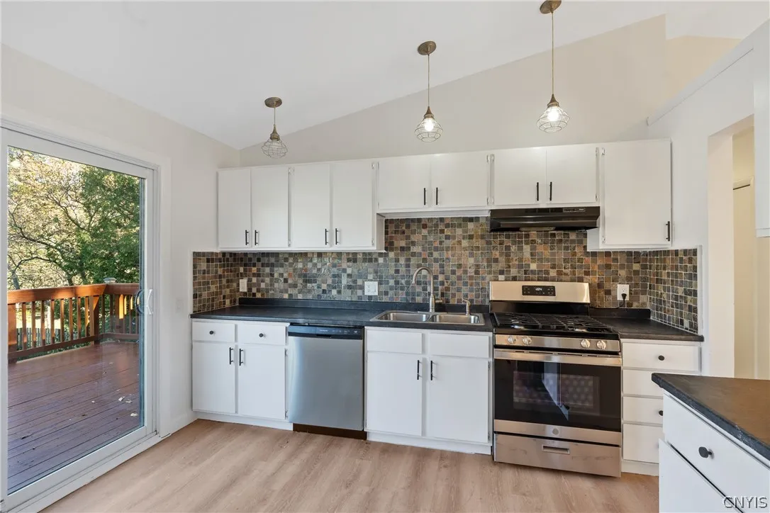 3191 Fields End Drive, Lysander, New York 13027, Lysander, New York 13027, 3 Bedroom Bedrooms, 7 Room Rooms,2 BathroomBathrooms,Residential,For Sale,3191 Fields End Drive, Lysander, New York 13027,0,S1724045