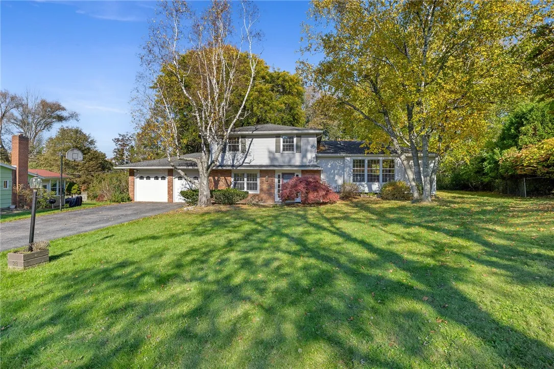 28 Candlewood Drive, Pittsford, New York 14534, Pittsford, New York 14534, 4 Bedroom Bedrooms, 9 Room Rooms,2 BathroomBathrooms,Residential,For Sale,28 Candlewood Drive, Pittsford, New York 14534,0,R1724534
