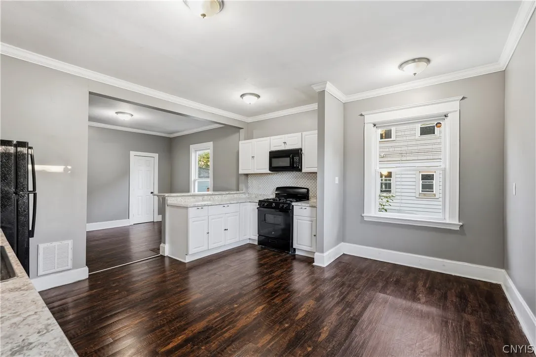410 Garfield Avenue, Syracuse, New York 13205, Syracuse, New York 13205, 4 Bedroom Bedrooms, 9 Room Rooms,2 BathroomBathrooms,Residential,For Sale,410 Garfield Avenue, Syracuse, New York 13205,0,S1724714
