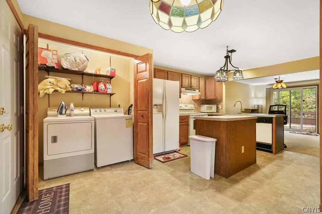 4630 Wisteria Circle, Manlius, New York 13104, Manlius, New York 13104, 2 Bedroom Bedrooms, 6 Room Rooms,1 BathroomBathrooms,Residential,For Sale,4630 Wisteria Circle, Manlius, New York 13104,0,S1723857
