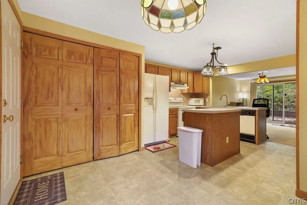 4630 Wisteria Circle, Manlius, New York 13104, Manlius, New York 13104, 2 Bedroom Bedrooms, 6 Room Rooms,1 BathroomBathrooms,Residential,For Sale,4630 Wisteria Circle, Manlius, New York 13104,0,S1723857